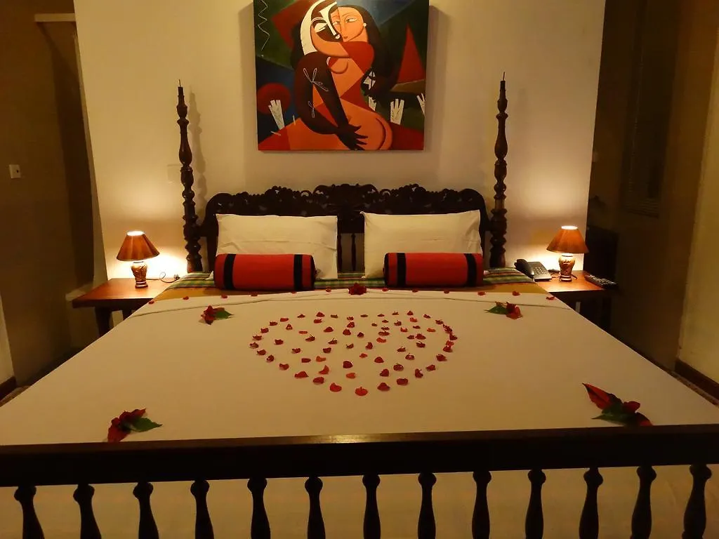 Sky Lodge Kandy Hotel